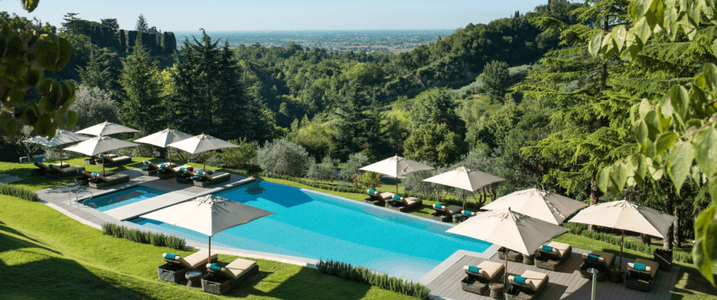 Hotel Villa Cipriani pool