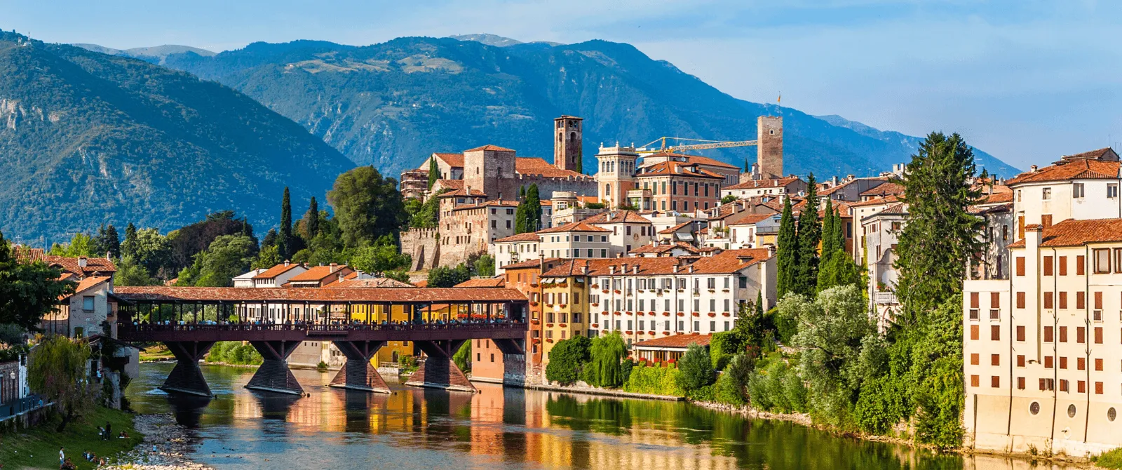 Aperitif on the 'old bridge' in Bassano del Grappa