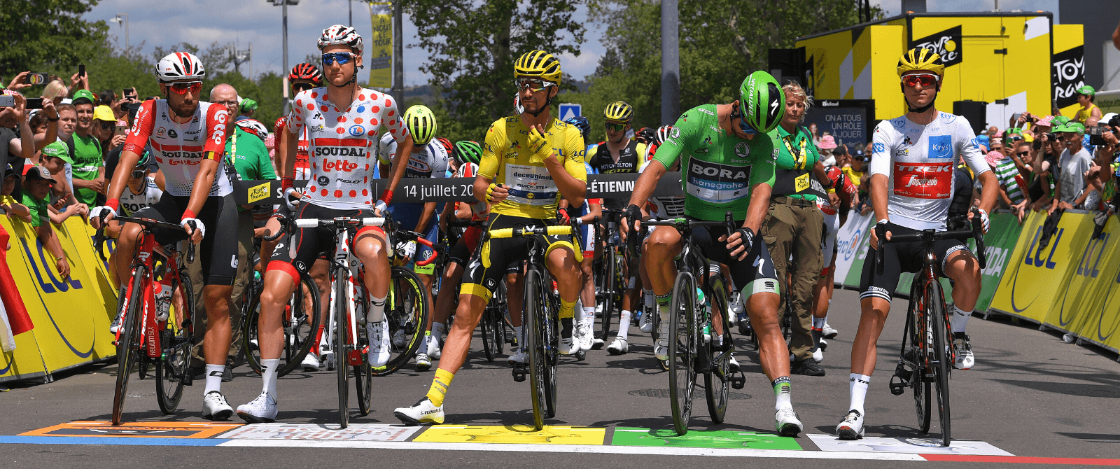 Cyclists lined up to race the Tour de France