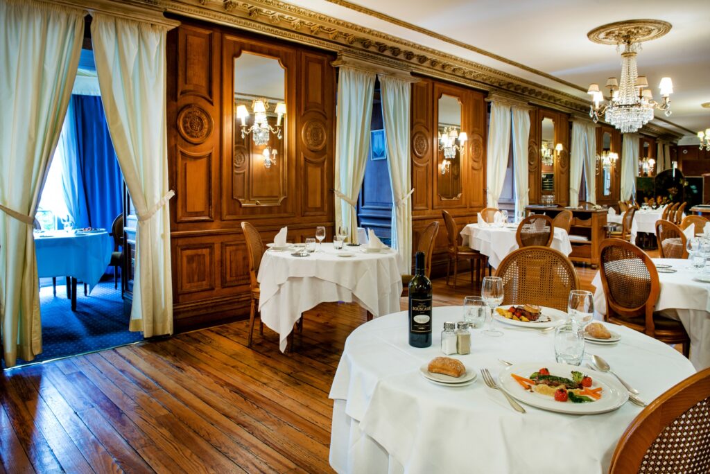 restaurant area at hotel Gallia & Londres