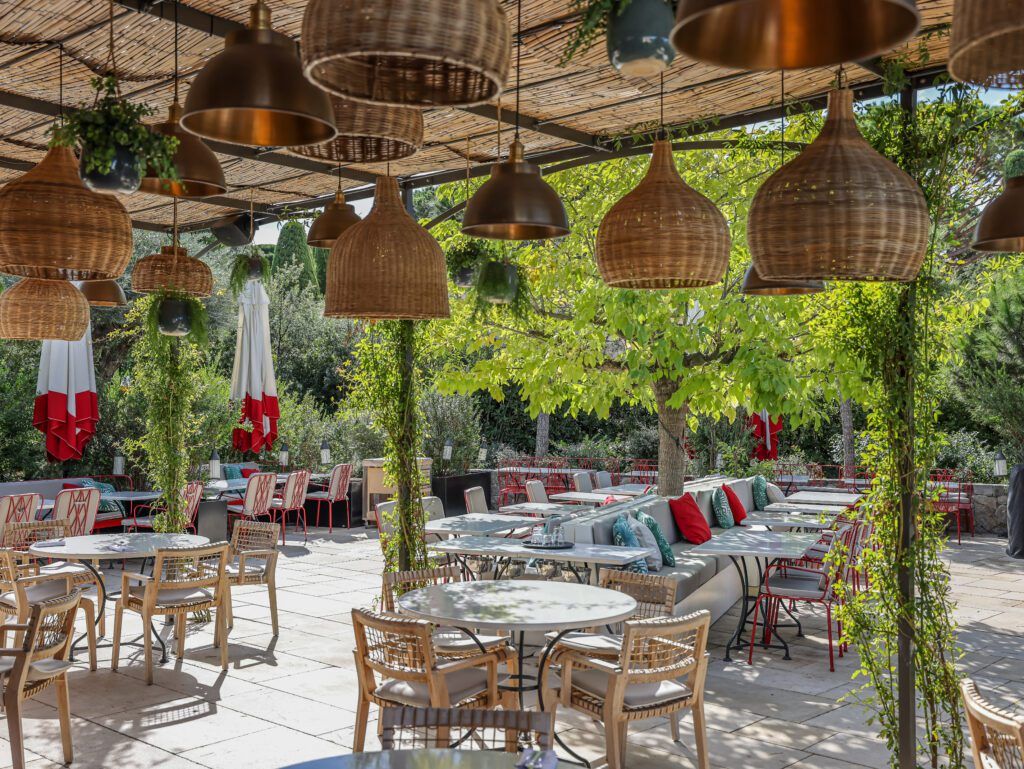 restaurant terrasse of hotel Lou Pinet