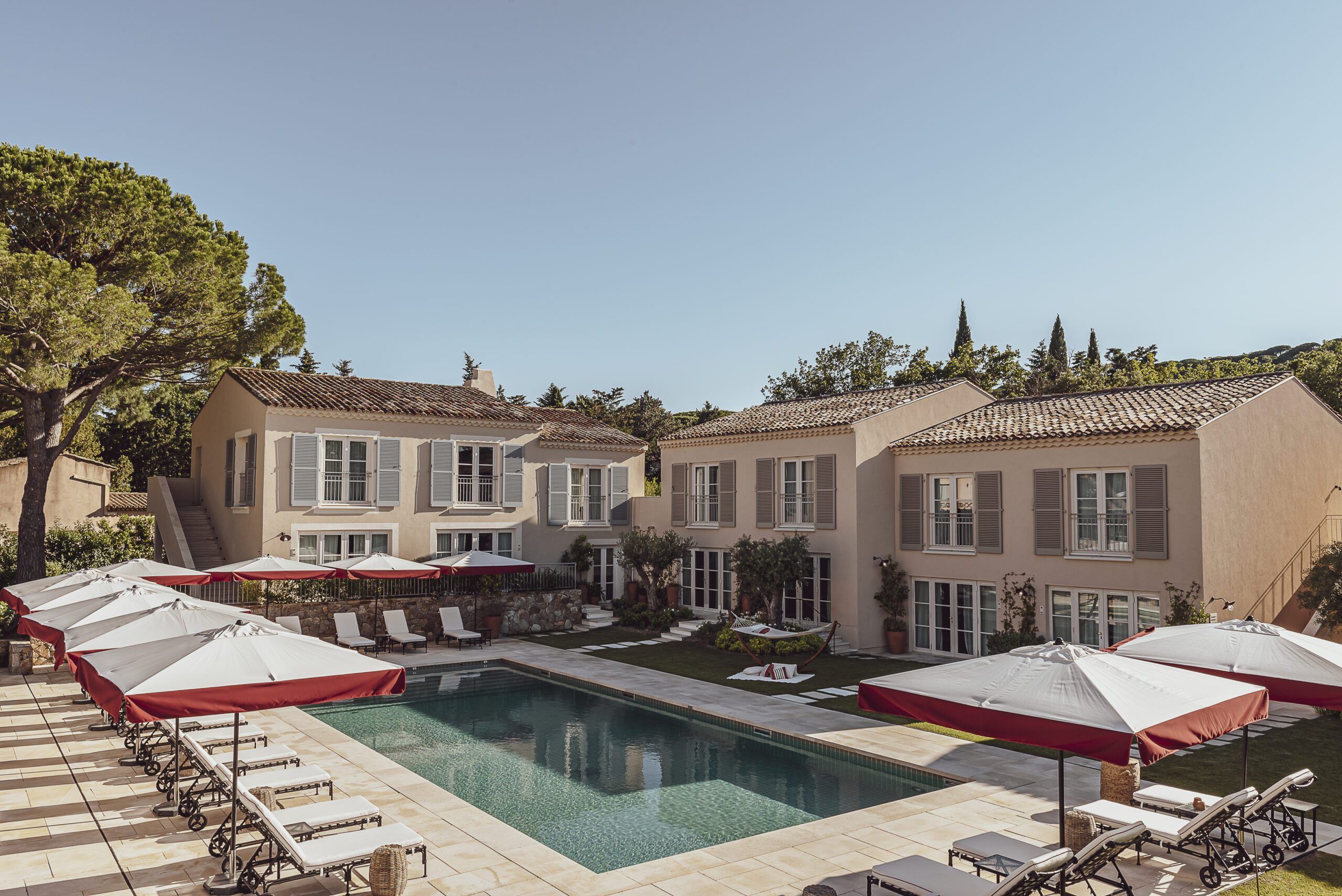 view of the hotel Lou Pinet and its pool