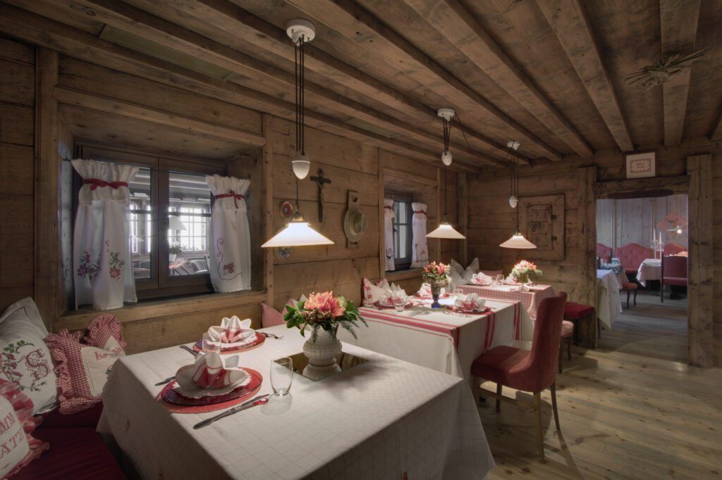 Hotel La Perla: interior of Le Stues restaurant