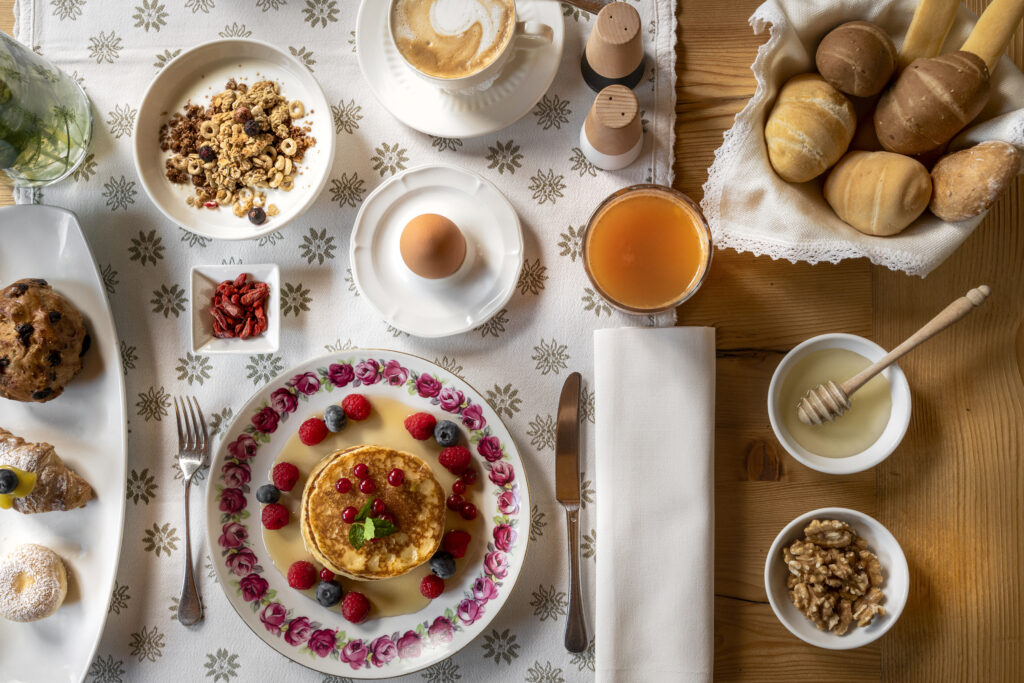 Hotel Baita dei Pini: breakfast on the table