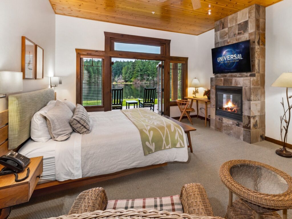 Room at Lakedale Resort