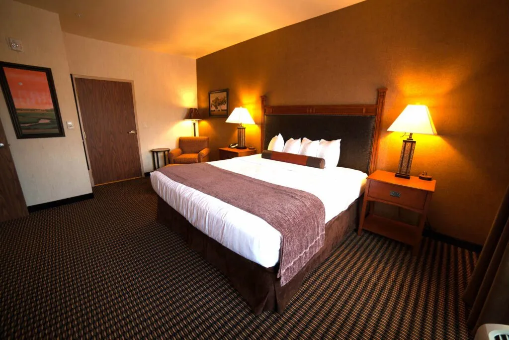 BW GRAND HOTEL ROOM