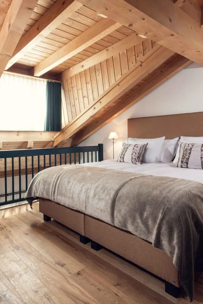 Conrad's Mountain Lodge guest room suite