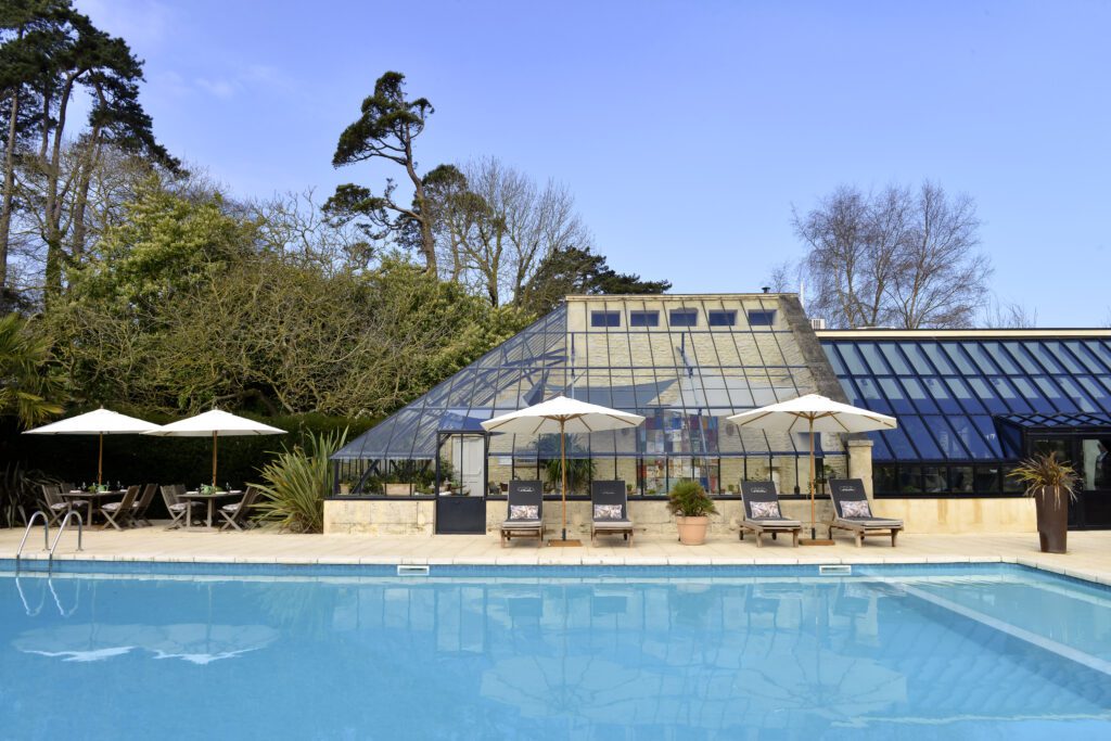 pool at château de chenevière