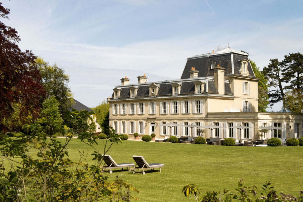 External view of château de chenevière