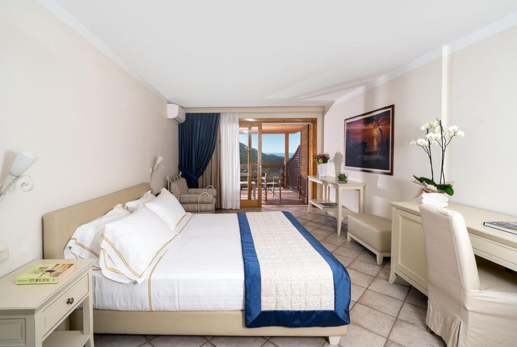 Deluxe room with sea view