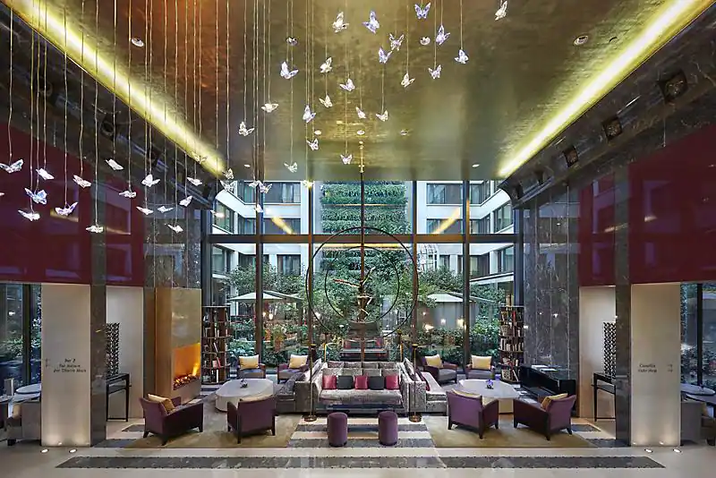 Mandarin Oriental Paris lobby