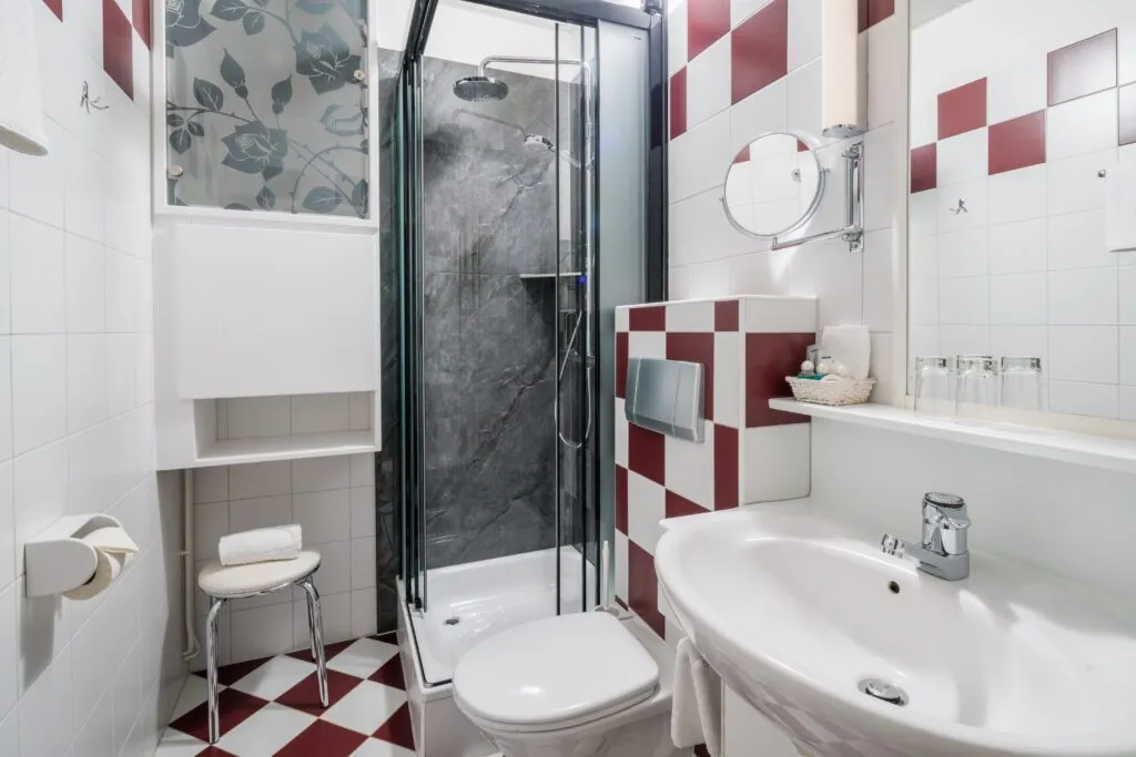 Schloss-Rosenau hotel bathroom