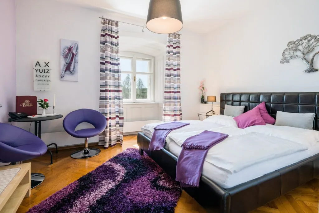 Schloss-Rosenau hotel room