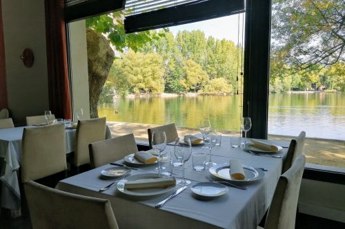 Villa Paulita restaurant with water view