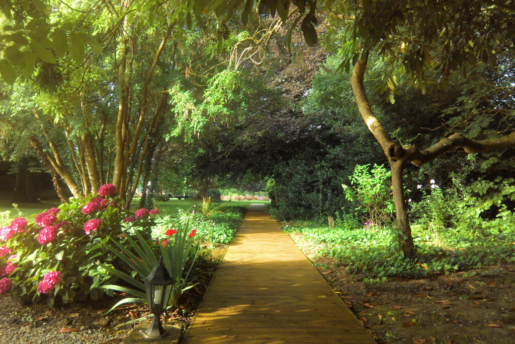 Garden at château de chenevière