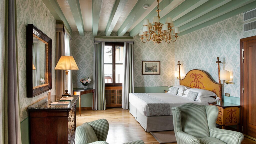 Luxurious double room in hotel cipriani