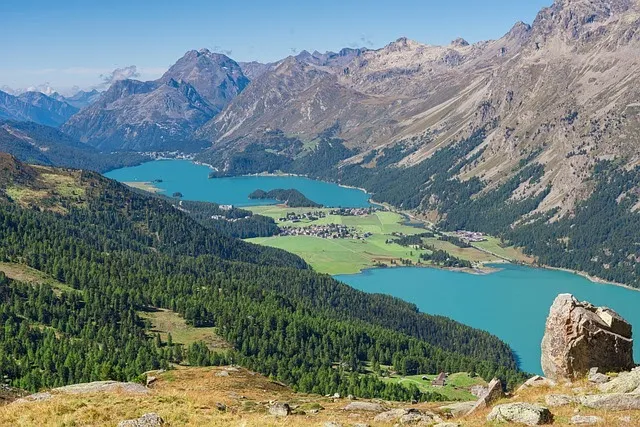 Pedal along the lakes of the Upper Engadin