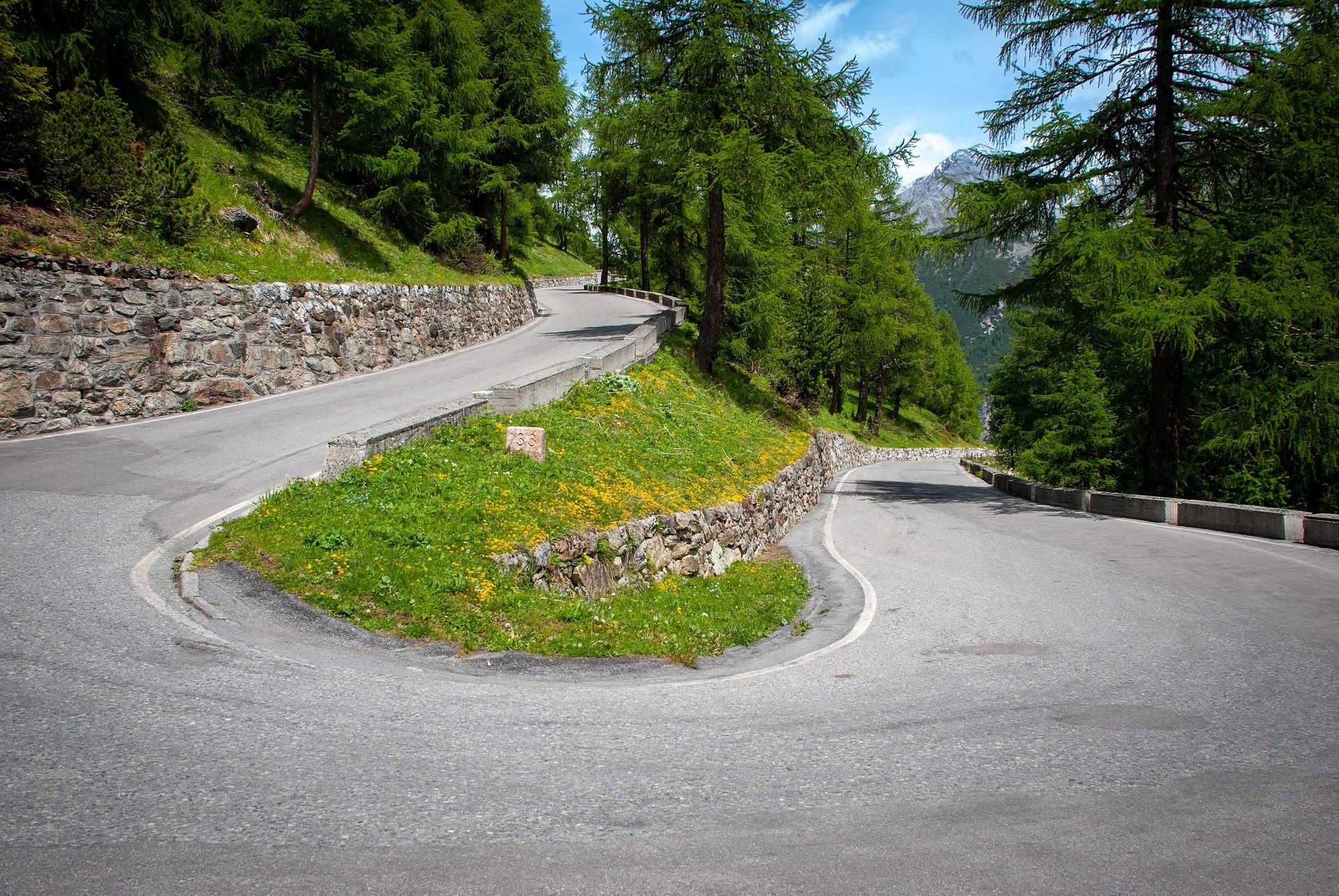 Hairpin bend on a mountain pass