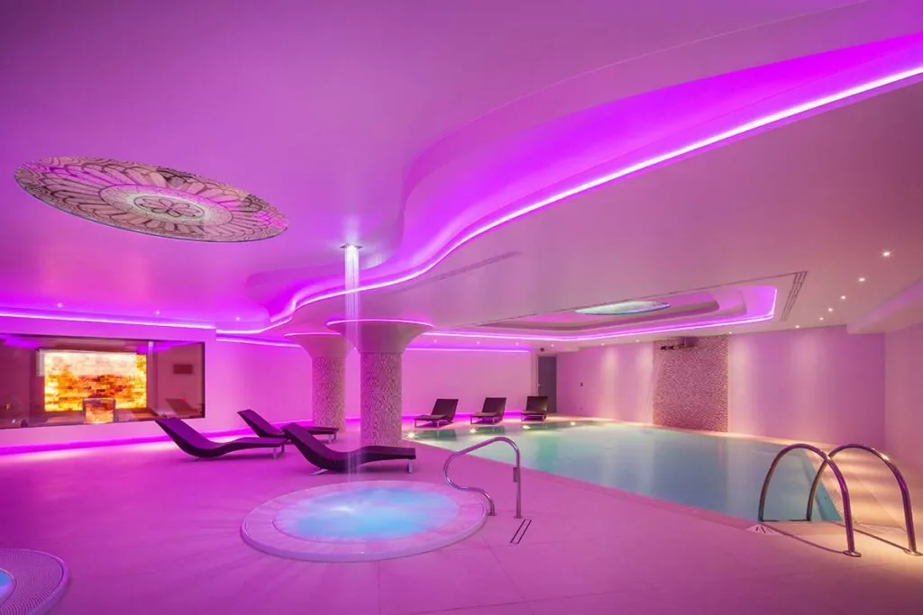 indoor pool at the Valle di Assisi Resort and Spa