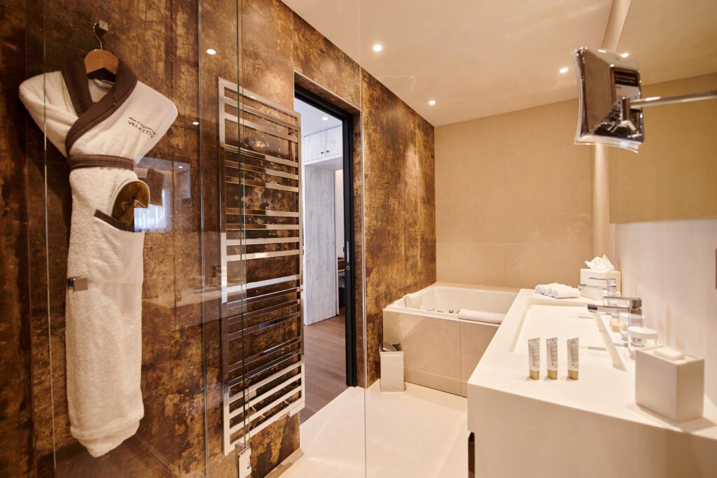 bathroom of a room at Villa Cosy in Saint-Tropez