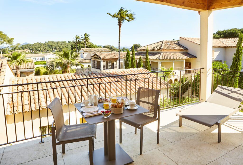 Breakfast on the terrace of Villa Cosy in Saint-Tropez