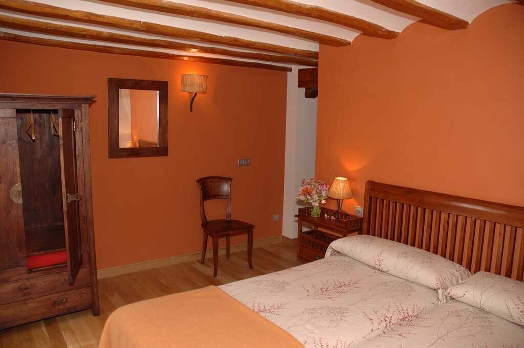 Double bedroom at Hotel Casa Masip