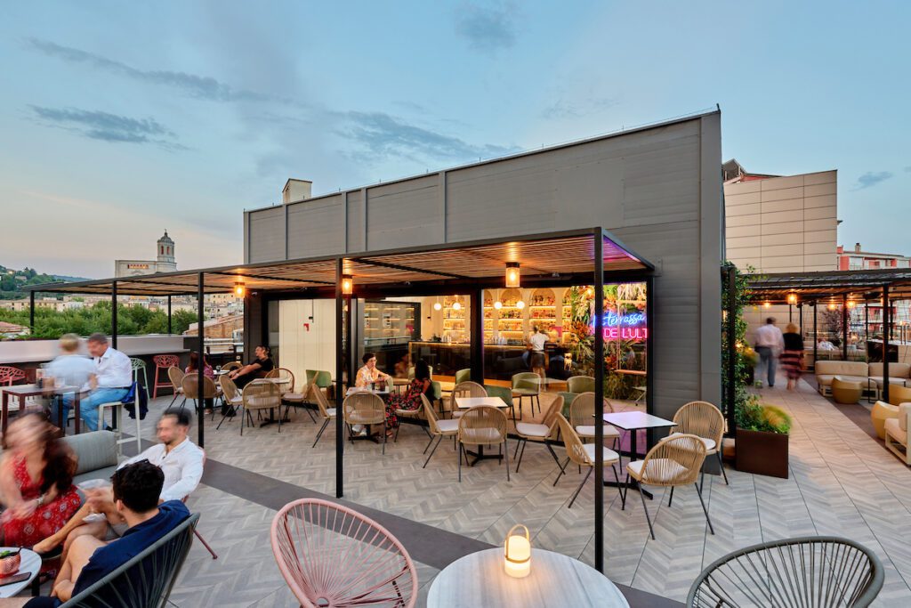 Rooftop bar and patio lounge at Gran Ultonia