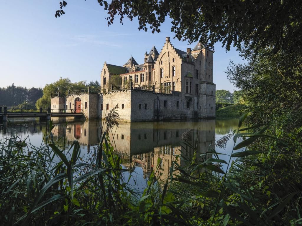 Tillegem Castle on the Castle route