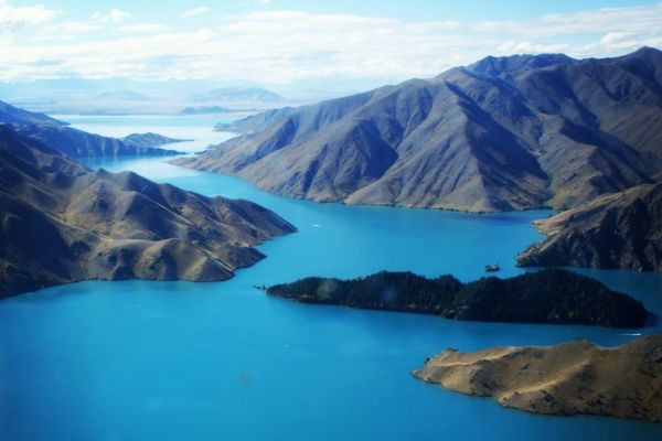 Discover the natural beauty of Benmore Dam, New Zealand’s largest earth dam