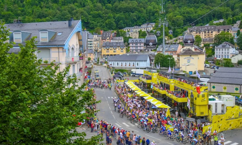 Tour de France VIP Access: Alpe D'Huez to Paris 7-Day