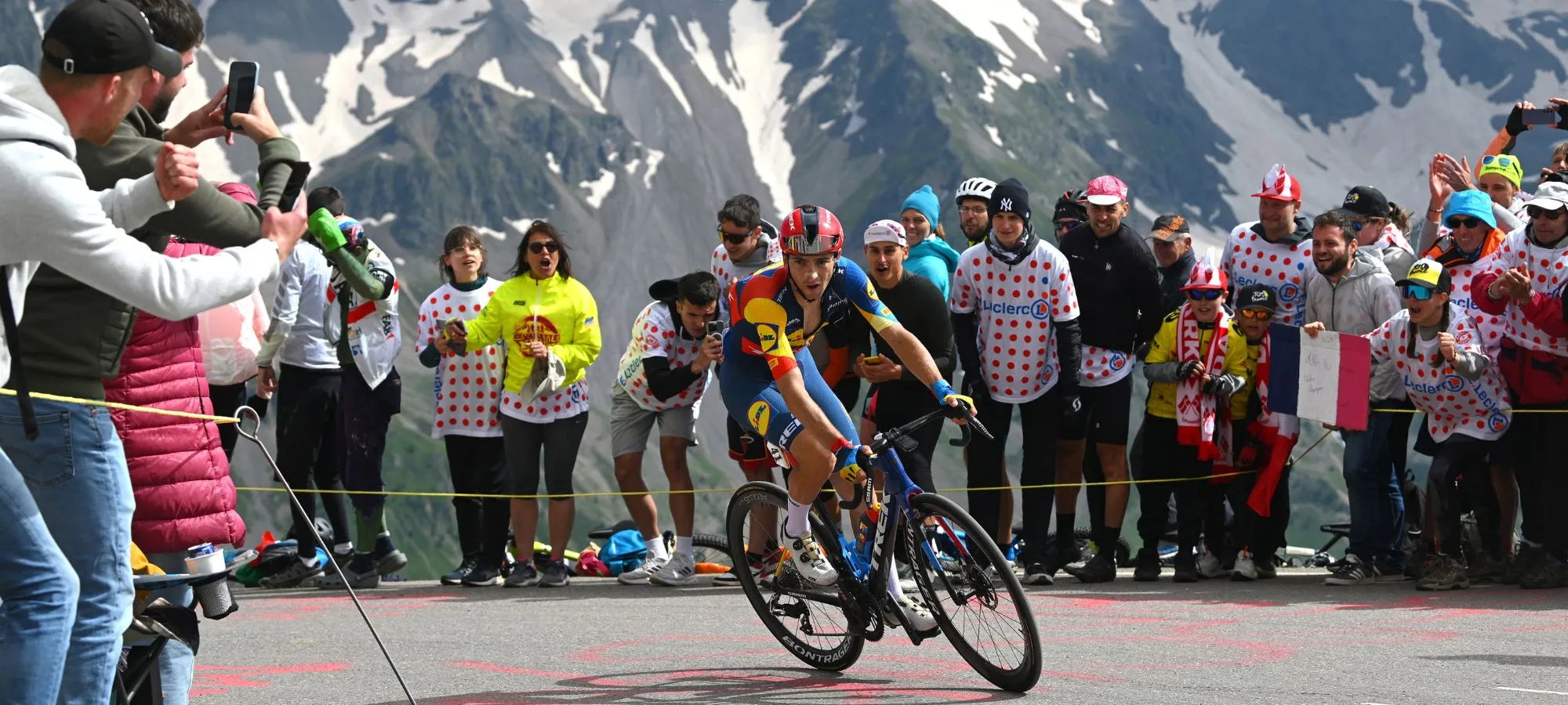 Tour de France VIP Access: Alpe D'Huez to Paris 7-Day