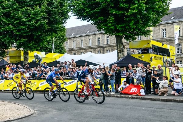 Official VIP Race Access passes to Relais Étape hospitality zone of Stage 16