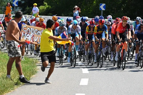 Witness the pros battle for yellow on Alpe d'Huez 