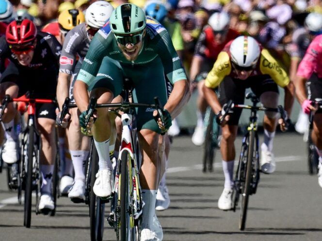 Tour de France Ultimate Experience: Alpe D'Huez to Paris 8-Day