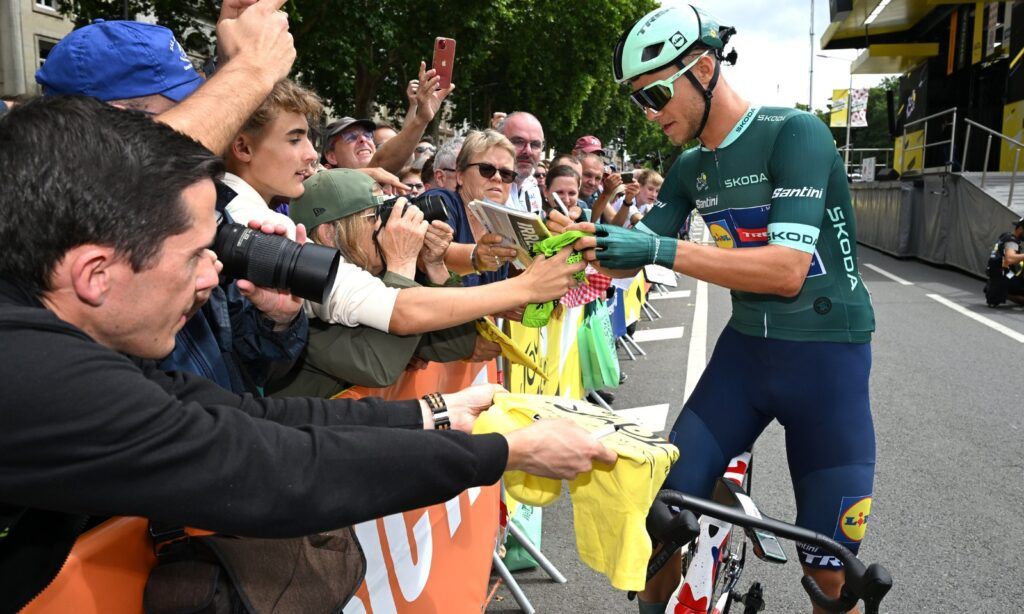 Tour de France Ultimate Experience: Alpe D'Huez to Paris 8-Day