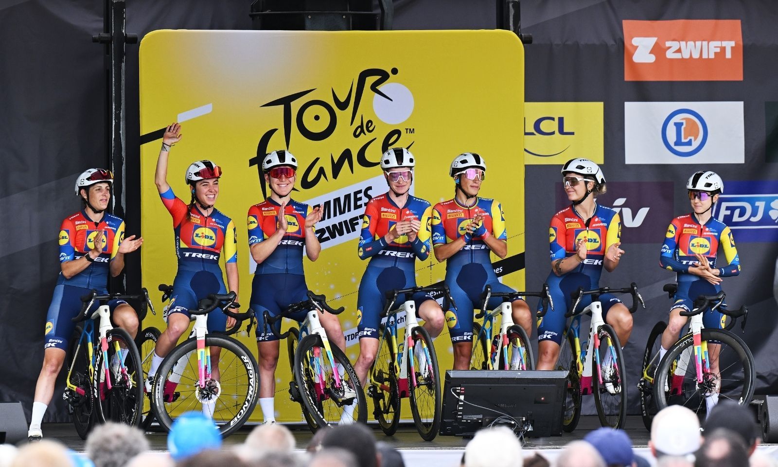 Official VIP Race Access Passes to the Departure of Stage 9 in Nice