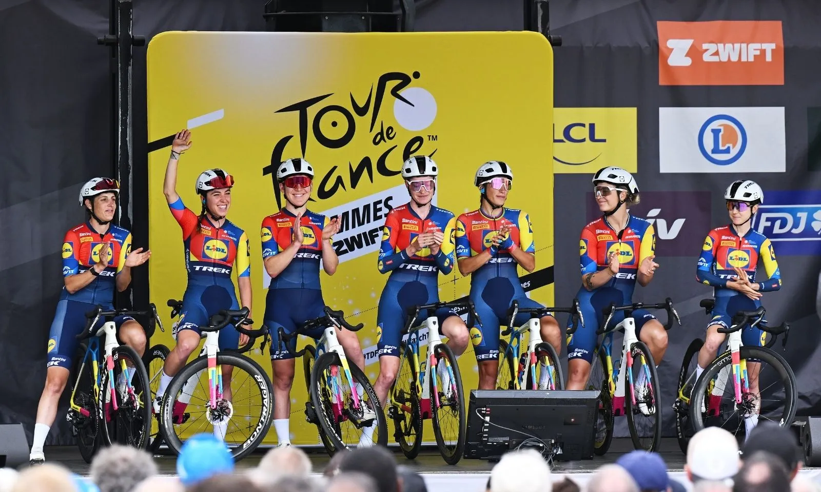 Official VIP Race Access Passes to the Departure of Stage 9 in Nice