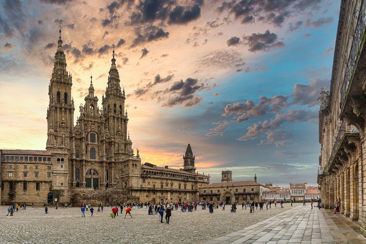 Arriving at the Praza do Obradoiro